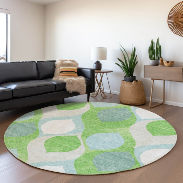 Homeroots 3' Beige Taupe And Ivory Ogee Washable Area Rug - Perfect For Indoor And Outdoor Spaces! 8' Round Polyester 584784