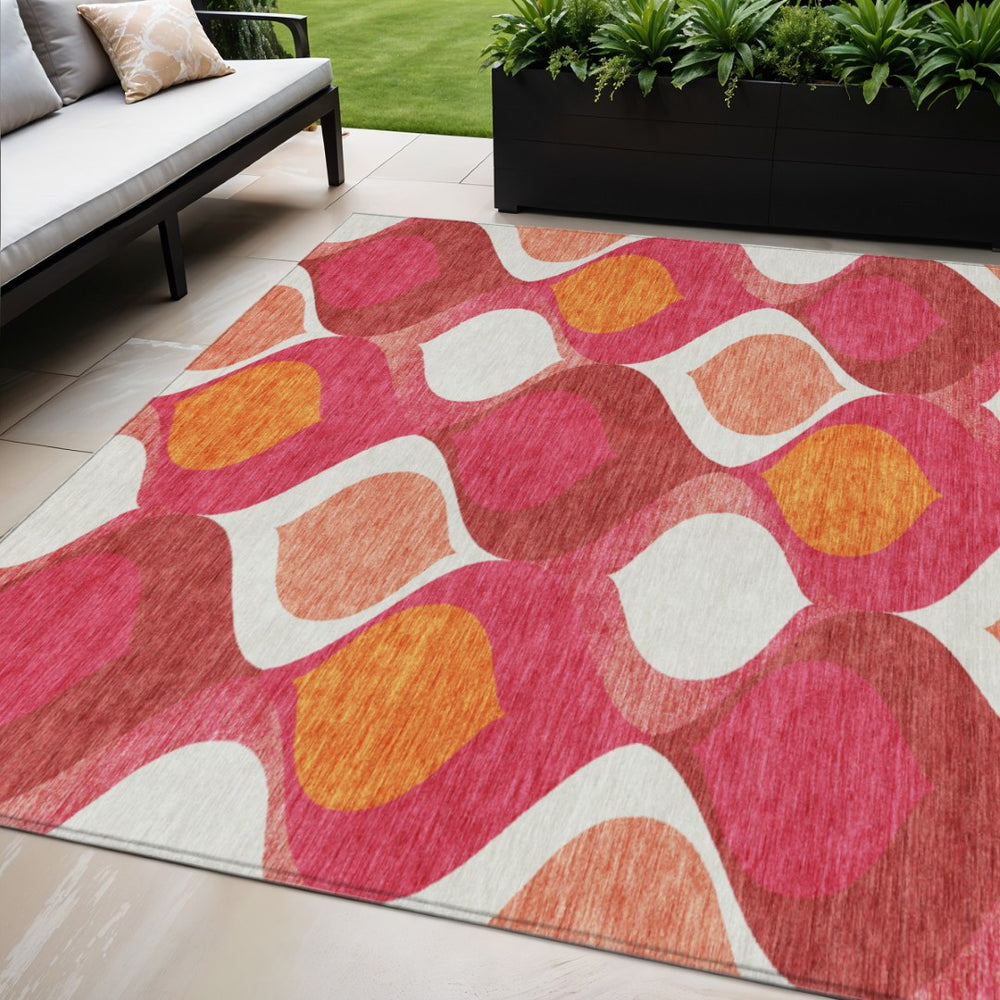 HomeRoots 5' Stylish Pink Mauve and Orange Ogee Washable Area Rug for Indoor and Outdoor Spaces, Durable Design 5' X 8' 584795