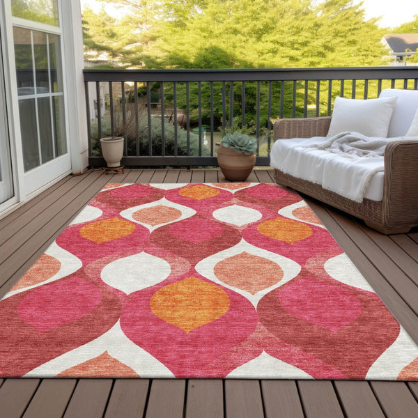 Homeroots 3' Beige Taupe And Ivory Ogee Washable Area Rug - Perfect For Indoor And Outdoor Spaces! 8' X 10' Polyester 584797