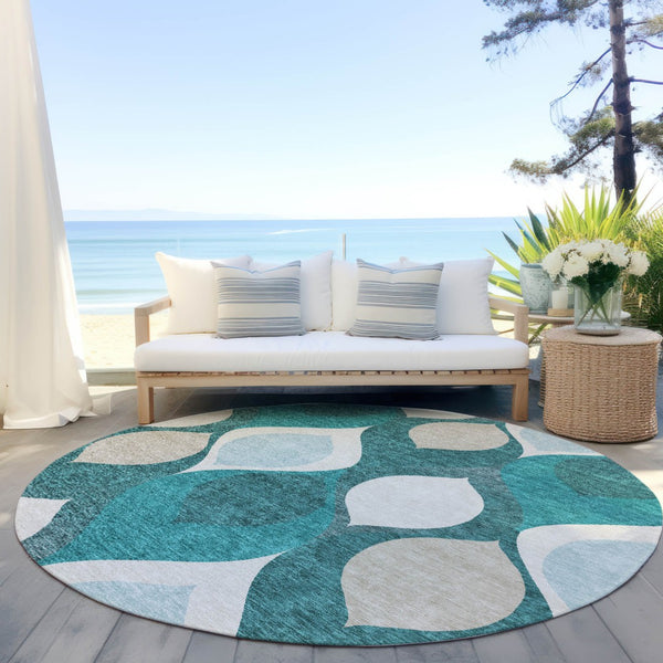 Homeroots 3' Beige Taupe And Ivory Ogee Washable Area Rug - Perfect For Indoor And Outdoor Spaces! 8' Round Polyester 584802