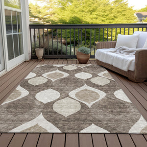 Homeroots 3' Beige Taupe And Ivory Ogee Washable Area Rug - Perfect For Indoor And Outdoor Spaces! 3' X 5' Polyester 584806