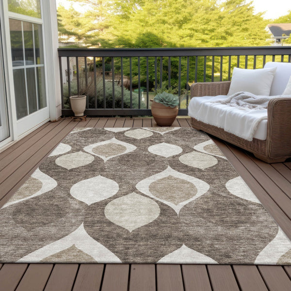 Homeroots 3' Beige Taupe And Ivory Ogee Washable Area Rug - Perfect For Indoor And Outdoor Spaces! 3' X 5' Polyester 584806