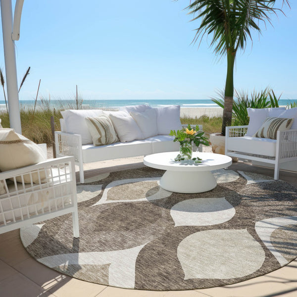 Homeroots 3' Beige Taupe And Ivory Ogee Washable Area Rug - Perfect For Indoor And Outdoor Spaces! 8' Round Polyester 584808