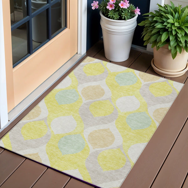 Homeroots 3' Beige Taupe And Ivory Ogee Washable Area Rug - Perfect For Indoor And Outdoor Spaces! 3' X 5' Polyester 584812