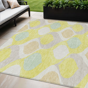 Homeroots 3' Beige Taupe And Ivory Ogee Washable Area Rug - Perfect For Indoor And Outdoor Spaces! 5' X 8' Polyester 584813