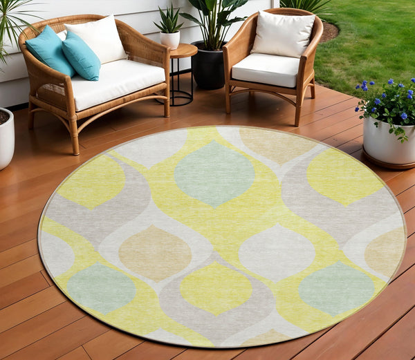 Homeroots 3' Beige Taupe And Ivory Ogee Washable Area Rug - Perfect For Indoor And Outdoor Spaces! 8' Round Polyester 584814