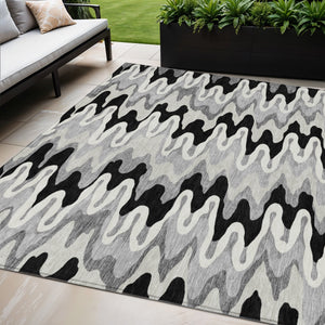 Homeroots 3' Artichoke Green And Ivory Abstract Washable Area Rug For Indoor And Outdoor Spaces, Durable Design 5' X 8' Polyester 584831