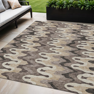 Homeroots 3' Artichoke Green And Ivory Abstract Washable Area Rug For Indoor And Outdoor Spaces, Durable Design 5' X 8' Polyester 584879