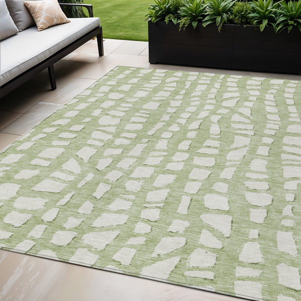 Homeroots 3' Artichoke Green And Ivory Abstract Washable Indoor Outdoor Area Rug For Stylish Spaces 5' X 8' Polyester 585041