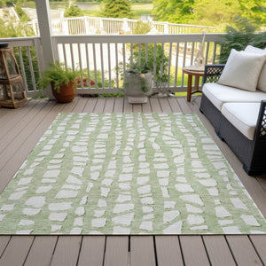 Homeroots 3' Artichoke Green And Ivory Abstract Washable Indoor Outdoor Area Rug For Stylish Spaces 5' X 8' Polyester 585041