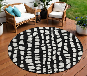 Homeroots 3' Artichoke Green And Ivory Abstract Washable Indoor Outdoor Area Rug For Stylish Spaces 8' Round Polyester 585054
