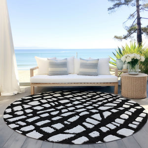Homeroots 3' Artichoke Green And Ivory Abstract Washable Indoor Outdoor Area Rug For Stylish Spaces 8' Round Polyester 585054