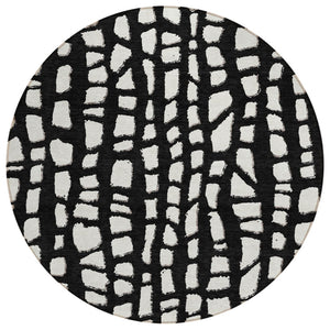 HomeRoots 5' Black and Ivory Abstract Area Rug - Stylish, Washable, Durable Indoor/Outdoor Design for Every Space 8' Round 585054