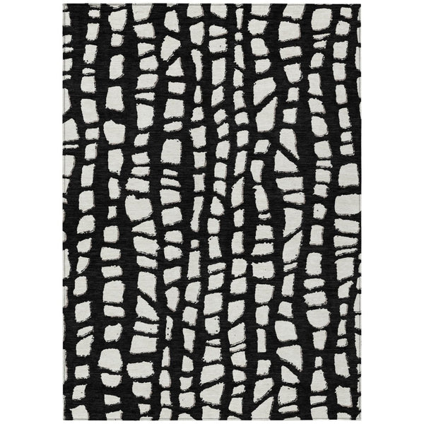 HomeRoots 5' Black and Ivory Abstract Area Rug - Stylish, Washable, Durable Indoor/Outdoor Design for Every Space 8' X 10' 585055