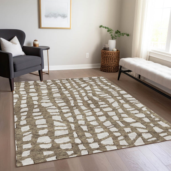 Homeroots 3' Artichoke Green And Ivory Abstract Washable Indoor Outdoor Area Rug For Stylish Spaces 5' X 8' Polyester 585059