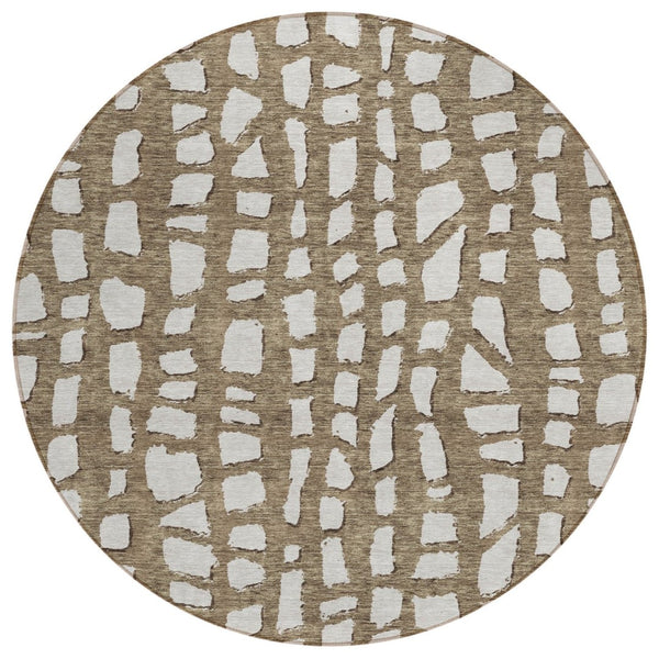 HomeRoots 5' Washable Brown and Ivory Abstract Area Rug - Durable Indoor-Outdoor Rug for High-Traffic Spaces 8' Round 585060