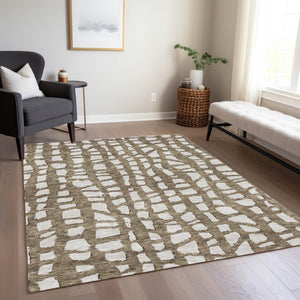 Homeroots 3' Artichoke Green And Ivory Abstract Washable Indoor Outdoor Area Rug For Stylish Spaces 10' X 14' Polyester 585063