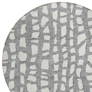 Homeroots 3' Artichoke Green And Ivory Abstract Washable Indoor Outdoor Area Rug For Stylish Spaces 8' Round Polyester 585066