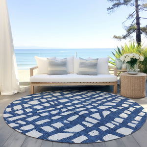 Homeroots 3' Artichoke Green And Ivory Abstract Washable Indoor Outdoor Area Rug For Stylish Spaces 8' Round Polyester 585078