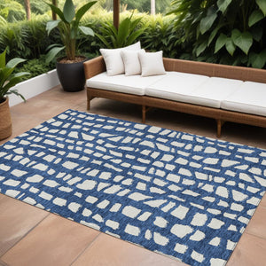 Homeroots 3' Artichoke Green And Ivory Abstract Washable Indoor Outdoor Area Rug For Stylish Spaces 8' X 10' Polyester 585079