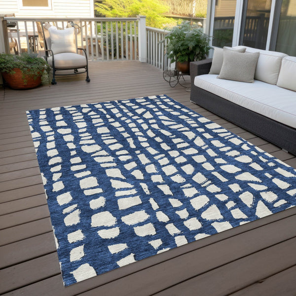 Homeroots 3' Artichoke Green And Ivory Abstract Washable Indoor Outdoor Area Rug For Stylish Spaces 8' X 10' Polyester 585079