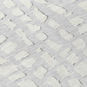 Homeroots 3' Artichoke Green And Ivory Abstract Washable Indoor Outdoor Area Rug For Stylish Spaces 8' Round Polyester 585102