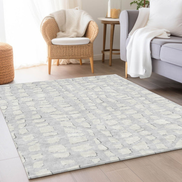 Homeroots 3' Artichoke Green And Ivory Abstract Washable Indoor Outdoor Area Rug For Stylish Spaces 10' X 14' Polyester 585105