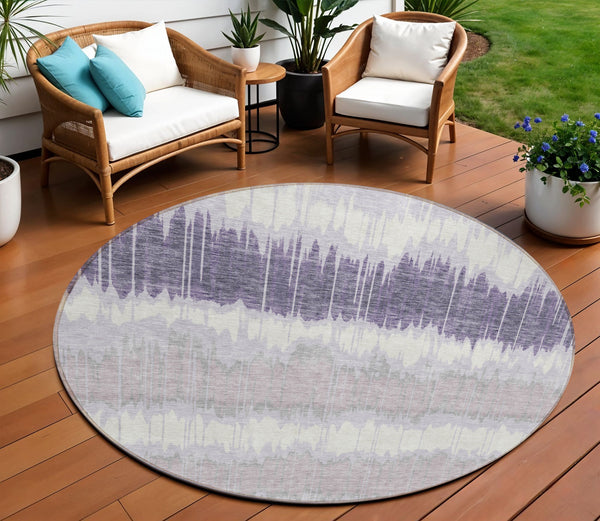 Homeroots 3' Artichoke Green And Ivory Striped Washable Area Rug - Perfect For Indoor And Outdoor Spaces! 8' Round Polyester 585150