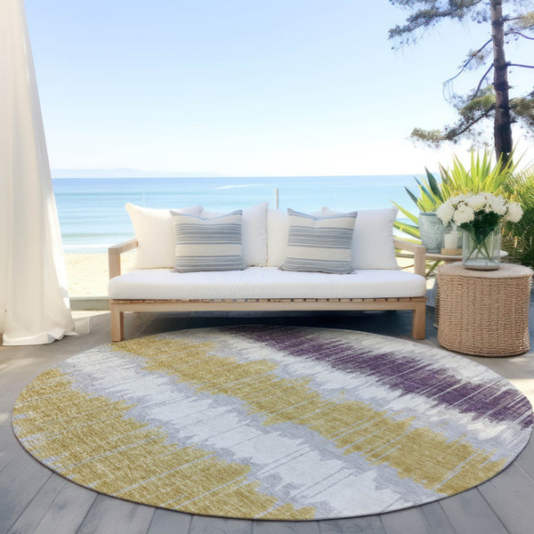 Homeroots 3' Artichoke Green And Ivory Striped Washable Area Rug - Perfect For Indoor And Outdoor Spaces! 8' Round Polyester 585162