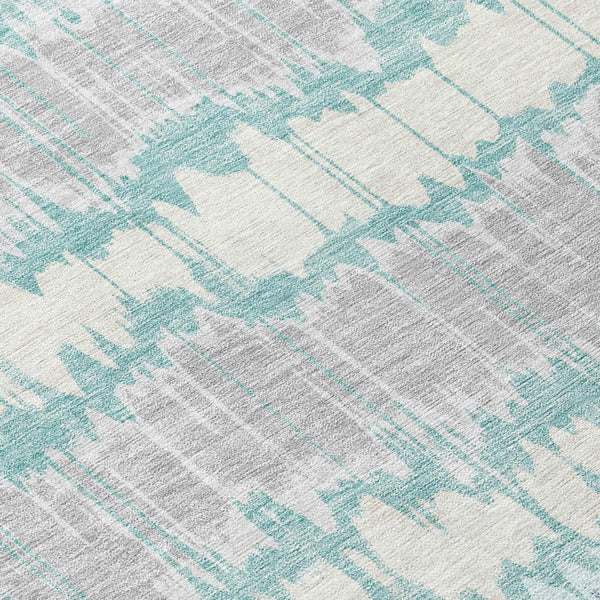 Homeroots 3' Artichoke Green And Ivory Striped Washable Area Rug - Perfect For Indoor And Outdoor Spaces! 8' Round Polyester 585168