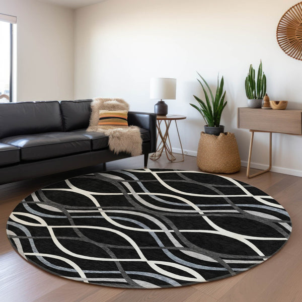Homeroots 3' Black Gray Ivory Abstract Indoor Outdoor Area Rug - Stylish, Washable, And Durable For Any Space 8' Round Polyester 585252