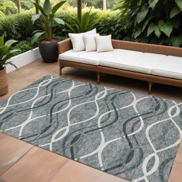 Homeroots 3' Black Gray Ivory Abstract Indoor Outdoor Area Rug - Stylish, Washable, And Durable For Any Space 10' X 14' Polyester 585261