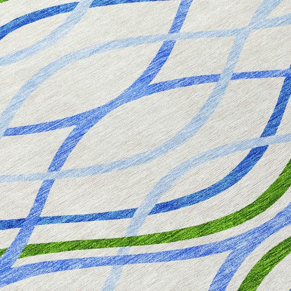 Homeroots 3' Black Gray Ivory Abstract Indoor Outdoor Area Rug - Stylish, Washable, And Durable For Any Space 8' Round Polyester 585300