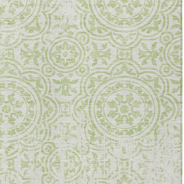 Homeroots 3' Artichoke Green Medallion Rug – Stylish, Washable, Indoor/Outdoor Comfort For Any Space 3' X 5' Polyester 585322