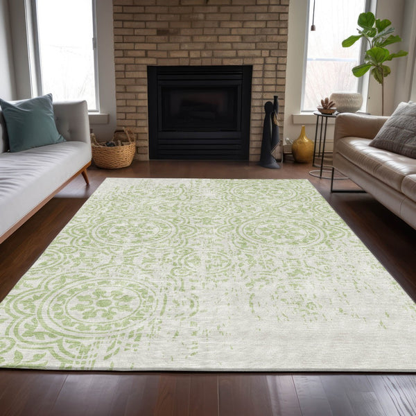 Homeroots 3' Artichoke Green Medallion Rug – Stylish, Washable, Indoor/Outdoor Comfort For Any Space 3' X 5' Polyester 585322