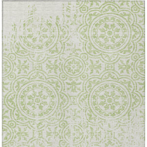 Homeroots 3' Artichoke Green Medallion Rug – Stylish, Washable, Indoor/Outdoor Comfort For Any Space 5' X 8' Polyester 585323