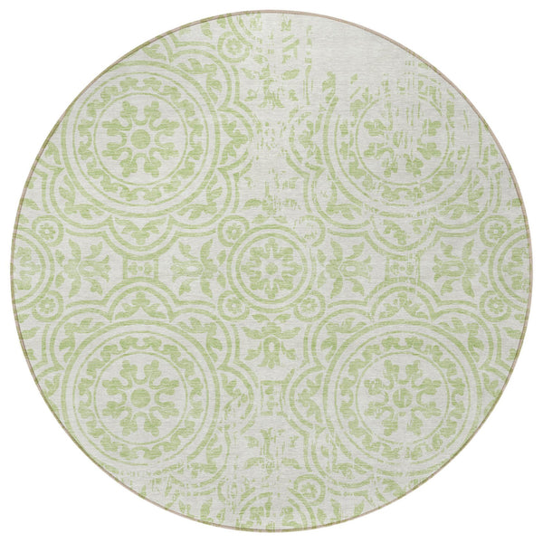 Homeroots 3' Artichoke Green Medallion Rug – Stylish, Washable, Indoor/Outdoor Comfort For Any Space 8' Round Polyester 585324
