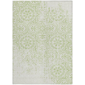 Homeroots 3' Artichoke Green Medallion Rug – Stylish, Washable, Indoor/Outdoor Comfort For Any Space 8' X 10' Polyester 585325