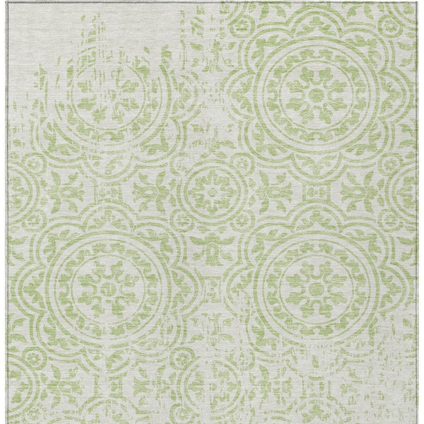 Homeroots 3' Artichoke Green Medallion Rug – Stylish, Washable, Indoor/Outdoor Comfort For Any Space 9' X 12' Polyester 585326