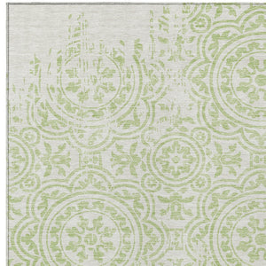 Homeroots 3' Artichoke Green Medallion Rug – Stylish, Washable, Indoor/Outdoor Comfort For Any Space 9' X 12' Polyester 585326