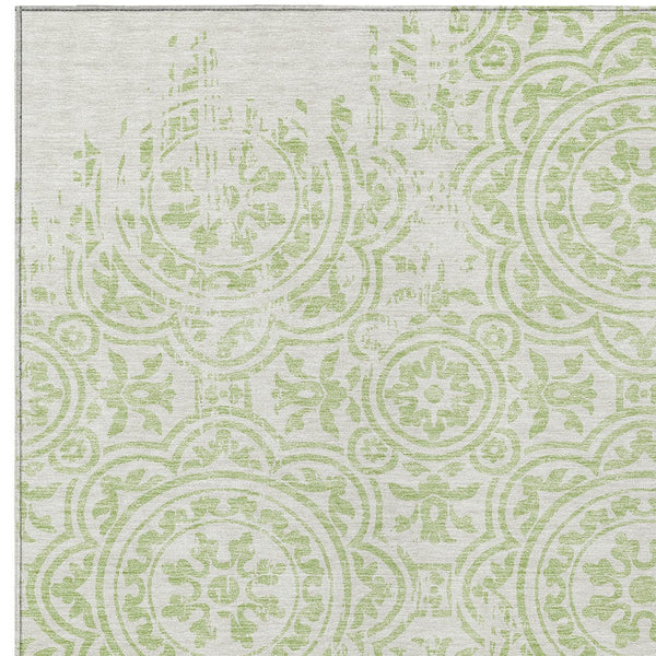 Homeroots 3' Artichoke Green Medallion Rug – Stylish, Washable, Indoor/Outdoor Comfort For Any Space 9' X 12' Polyester 585326