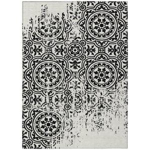 HomeRoots 5' Black and Ivory Medallion Area Rug - Durable, Washable Design Perfect for Indoor and Outdoor Use 5' X 8' 585329