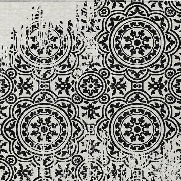 Homeroots 3' Artichoke Green Medallion Rug – Stylish, Washable, Indoor/Outdoor Comfort For Any Space 5' X 8' Polyester 585329