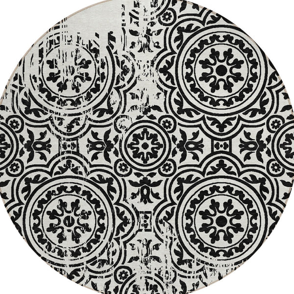 Homeroots 3' Artichoke Green Medallion Rug – Stylish, Washable, Indoor/Outdoor Comfort For Any Space 8' Round Polyester 585330