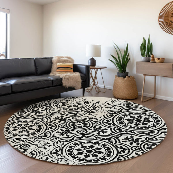 Homeroots 3' Artichoke Green Medallion Rug – Stylish, Washable, Indoor/Outdoor Comfort For Any Space 8' Round Polyester 585330