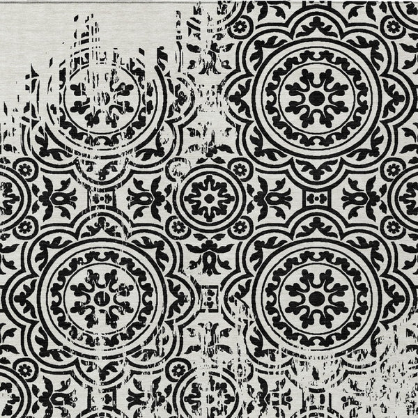 Homeroots 3' Artichoke Green Medallion Rug – Stylish, Washable, Indoor/Outdoor Comfort For Any Space 8' X 10' Polyester 585331