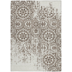 Homeroots 3' Artichoke Green Medallion Rug – Stylish, Washable, Indoor/Outdoor Comfort For Any Space 3' X 5' Polyester 585334