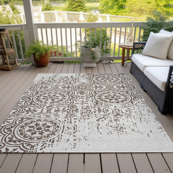 Homeroots 3' Artichoke Green Medallion Rug – Stylish, Washable, Indoor/Outdoor Comfort For Any Space 3' X 5' Polyester 585334