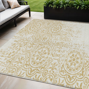 Homeroots 3' Artichoke Green Medallion Rug – Stylish, Washable, Indoor/Outdoor Comfort For Any Space 5' X 8' Polyester 585341