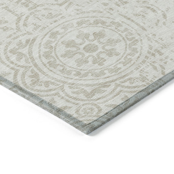 Homeroots 3' Artichoke Green Medallion Rug – Stylish, Washable, Indoor/Outdoor Comfort For Any Space 8' X 10' Polyester 585349